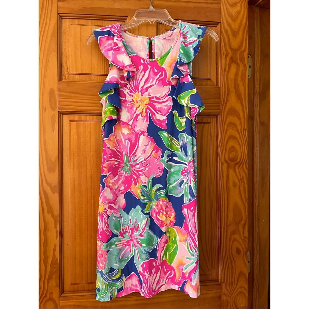 Lilly Pulitzer dress with hibiscus flowers 🌺